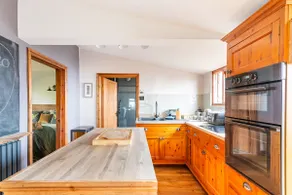 Mountain View Lodge, Luxury Woodland Lodge with Hot Tub - Image 4