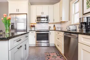Large Historic City House 4/5 bedrooms, 3.5 baths! - Image 2