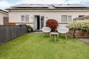 The Retreat with a rural vibe close to town centre - Image 2