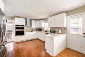 COZY HOME CLOSE TO JORDAN LAKE AND DOWNTOWN APEX! - Image 4
