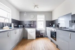 Sea View 2BR Townhouse - Anstruther - Image 5