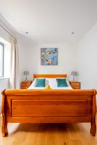 Hendrix’s cottage - Image 2