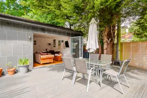 Hendrix’s cottage - Image 5