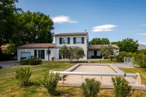 Villa with quiet pool, at the foot of the Luberon - Image 5