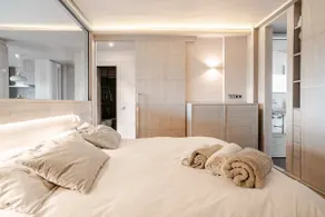 Centrally located and newly renovated penthouse. - Image 4