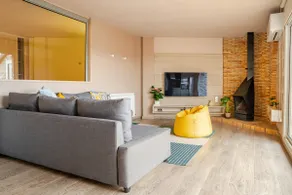 Centrally located and newly renovated penthouse. - Image 2