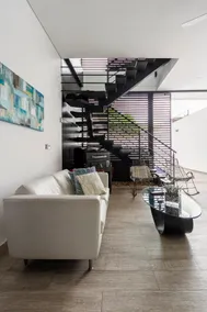Modern house with a private pool - Image 4