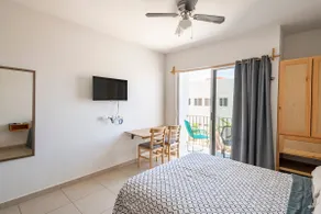 Bedroom - studio. Sunset area - Image 2