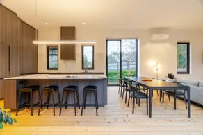 Gordon Manor - architecturally renovated - Image 4