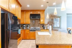 3 Bedroom 2 Bath Beachfront Home - Image 5