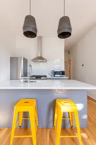 Sunny Treetop Oasis in Roscoe Village - 1BR/1BA - Image 4
