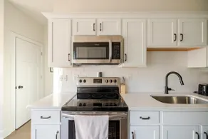 • Modern Stay in Nashville • 10 min from BNA & DT - Image 5