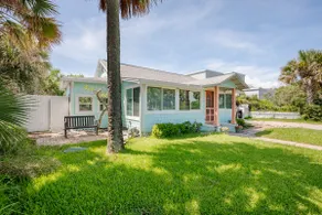 Vilano Beach Cottage,  1/2 block to Surfside Beach.  Historic Capo Cottage - Image 2