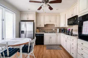 Carmel Oasis. Spacious Home close to everything. - Image 4