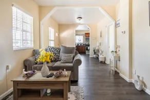Spacious 2bd/1ba house with huge backyard - Image 2