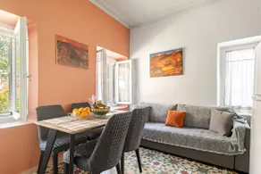 Sunny cozy House with grand courtyard - Image 4