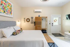 Guest suite w/ patio, 12min to city, pet-friendly - Image 2