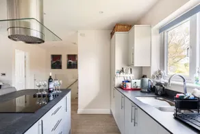 Entire delightful contemporary apartment. - Image 4