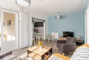 Refurbished and very quiet independent accommodation - Image 2