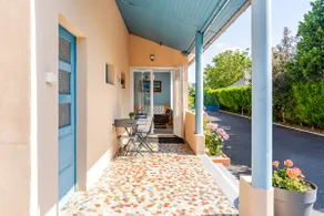 Refurbished and very quiet independent accommodation - Image 5