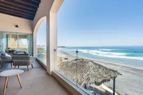 Beachfront home with panoramic ocean views. - Image 3