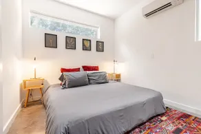 Artist loft, garden & pool - Image 3