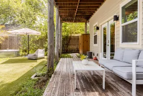Artist loft, garden & pool - Image 5