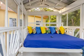 Swing Bed in the Hills: Secure Escape, Fast wifi - Image 2