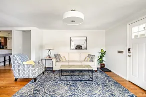 Gorgeous, Renovated 1930s Bungalow in Englewood! - Image 2
