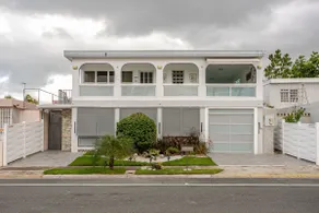 Fresh and beautiful residence in Levittown, TB - Image 2