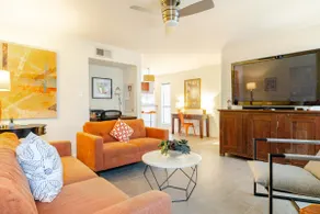 Roomy, Comfy, Near Ethnic Eats, SW Med, Galleria - Image 2