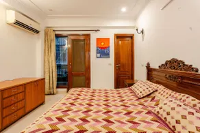 STS:2 MIN WALK To M Blk Market GK1-WiFi-Modern 2BR - Image 5