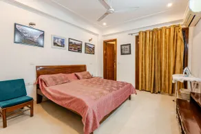 STS:2 MIN WALK To M Blk Market GK1-WiFi-Modern 2BR - Image 4