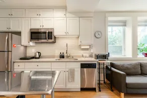 2 Bdrm, Newly Remodeled, Quaint, and Central Suite - Image 4