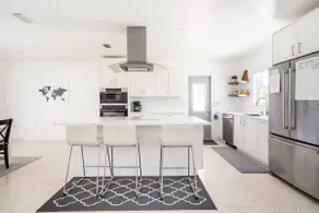 GANG TIL STRANDEN! RENGØR, BEMÆRKT REMODELLERET 3 BED 2 BAD - Image 5