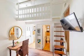 Cozy Studio near Crescent Bay and Heisler park! - Image 4
