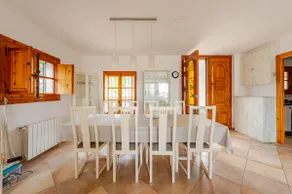 Private villa with pool & fireplace, up to 14 people - Image 2