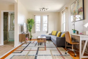 Spacious & Comfy | 5★ Location, Mins from NYC - Image 5