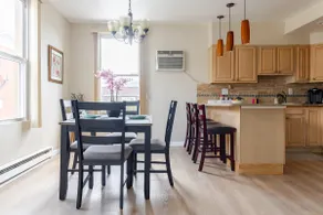 Spacious & Comfy | 5★ Location, Mins from NYC - Image 2