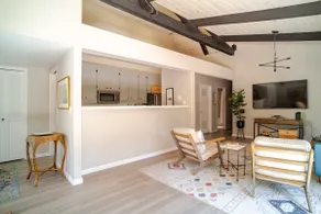2 Bedroom Flat in Downtown St. Helena - Image 3