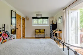 Beautiful private double room, ensuite & patio - Image 5