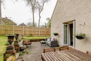 Beautiful private double room, ensuite & patio - Image 4