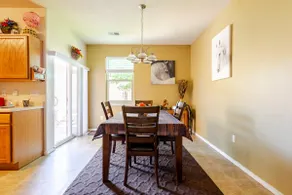 Quiet and Cozy Family Home @ The Meadows - Image 4