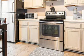 Clean/Cozy Townhouse near Memphis/ Lander's Ctr - Image 4