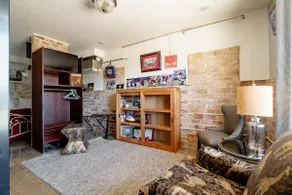 Alabama Boutique Hotel: #5 with Kitchen & TV Room - Image 4