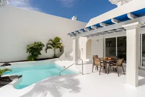 Veaco Bahíazul – Pool & Jacuzzi Villa Corralejo - Image 2