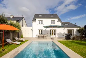 Family Home – Heated Pool – Beach 2 km Away - Image 2