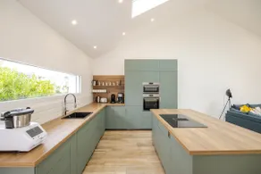 Family Home – Heated Pool – Beach 2 km Away - Image 3