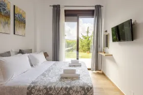 Myrtia's 2 Bedroom Apartment with Green Terrace - Image 5