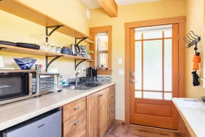 Peaceful country setting close to town (20 acres) - Image 3